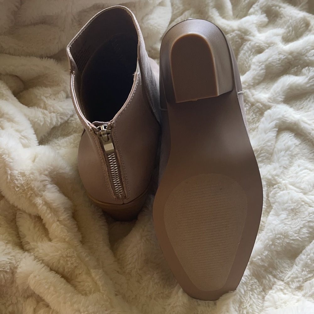 Booties - Picture 4 of 4